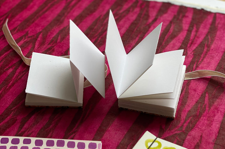 2/11 | Bookbinding: Accordion Books